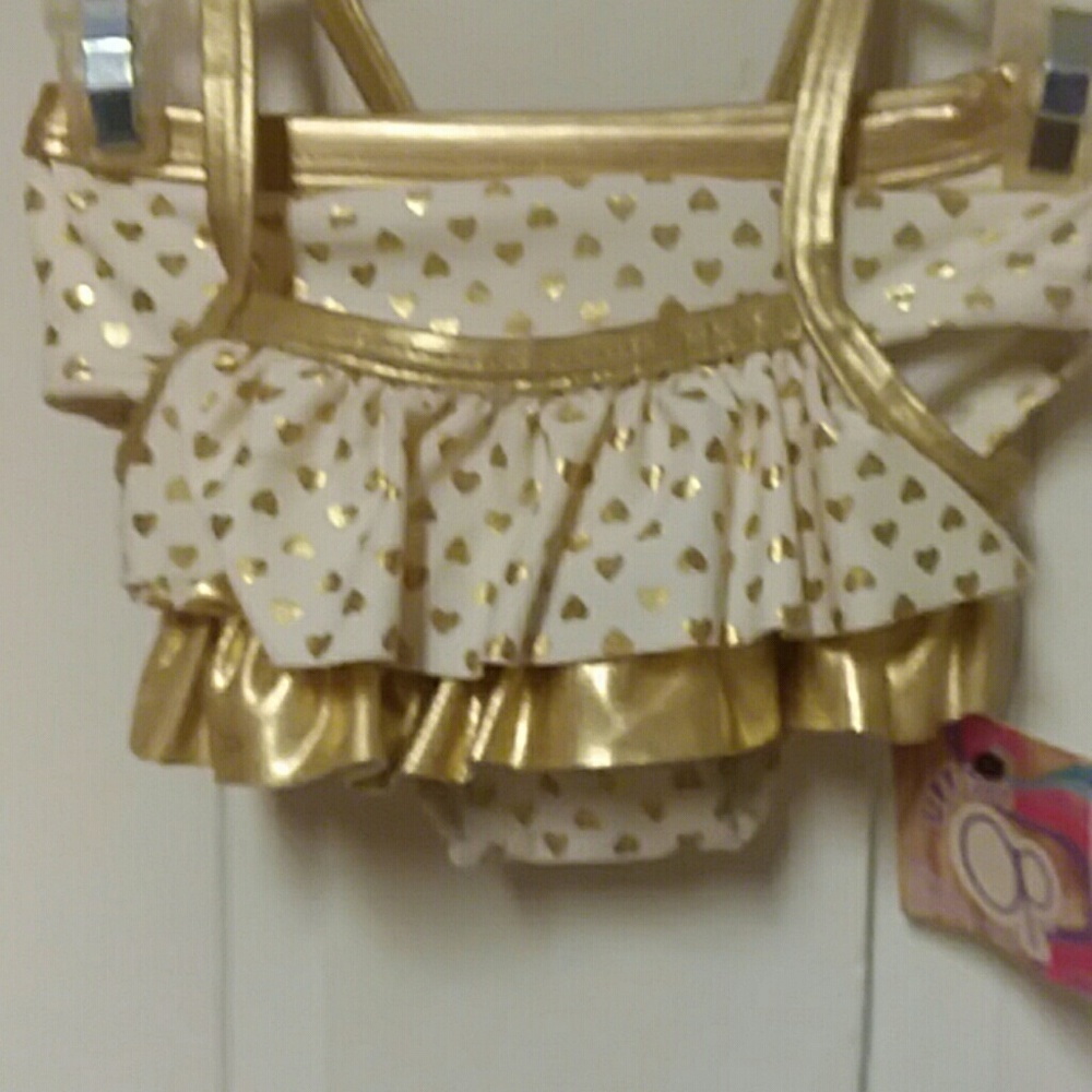 🌟NWT super cute gold two piece bathing suit 🌟🌟